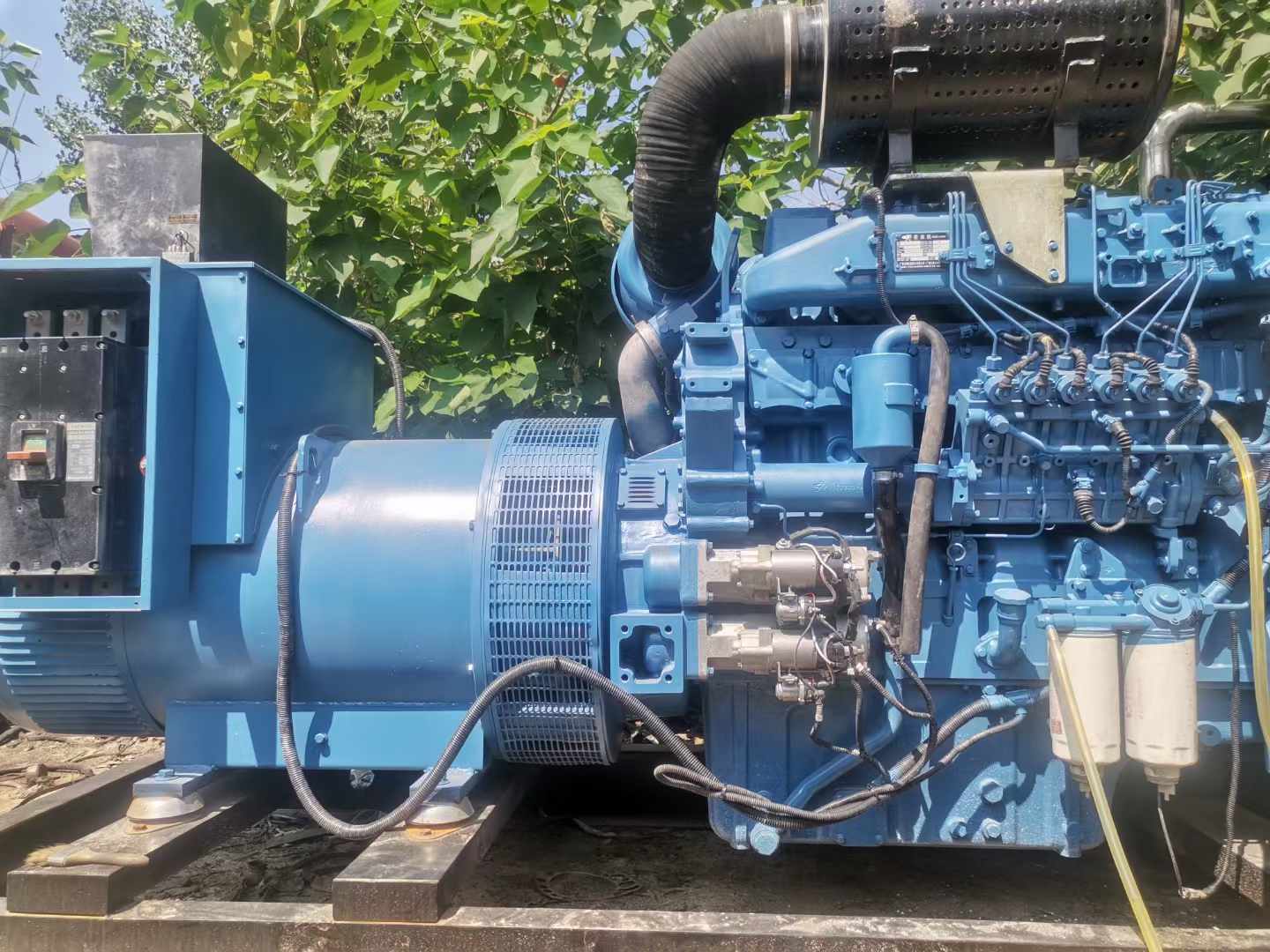 望奎详细说明降低 800kW 柴油发电机输出电流波动的方法